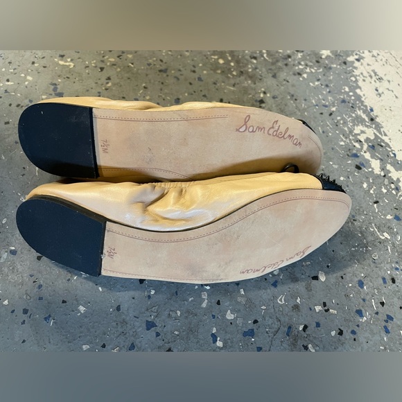 BRAND NEW! Sam Edelman Spiked Flats - Picture 3 of 3